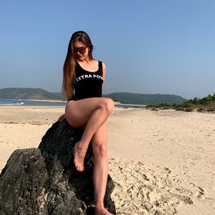 Model - Dreamy Alice young