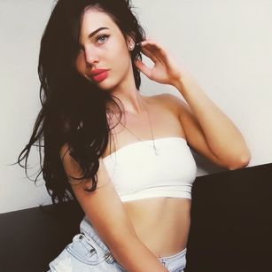 Model - Dreamy Alice anal