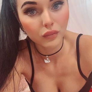 Model - Dreamy Alice kinky