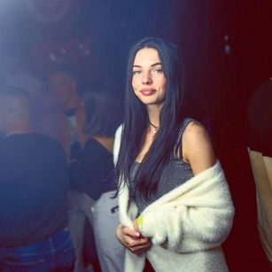 Model - Dreamy Alice anal