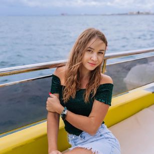 Model - Kiraaa dildo