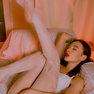 Model - Elly pantyhose