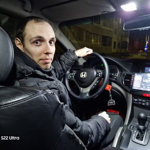 Model - DanielLovee hairy