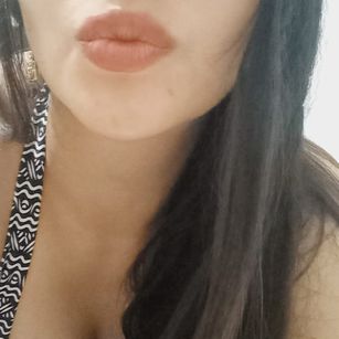 Model - PalomaLovely gentle