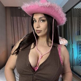 Model - Luna Night bigass