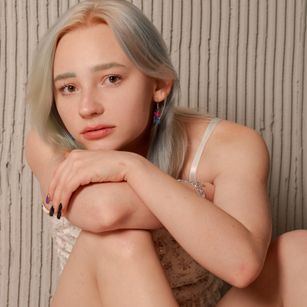 Model - Silver Lexy cute