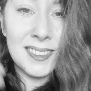 Model - CheatingBustyRedhead redhead