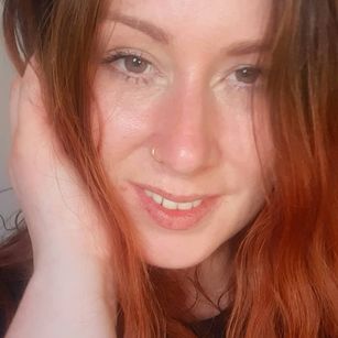 Model - CheatingBustyRedhead Busty