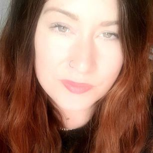 Model - CheatingBustyRedhead homewrecker