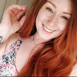 Model - CheatingBustyRedhead Domme