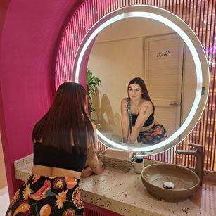 Model - TRIANA INNEY latina