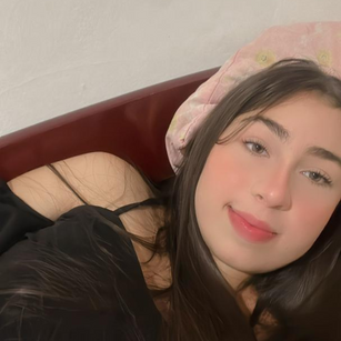 Model - Camila Vega slim