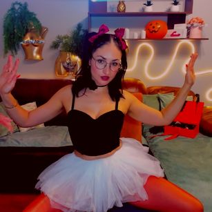 Model - StefanaJerome striptease