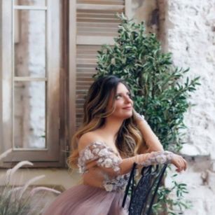 Model - helen natural