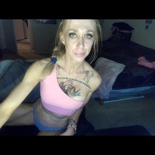 Model - Veronica Ronnie Taylor c2c