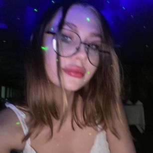 Model - IreneMadler LOVENSE