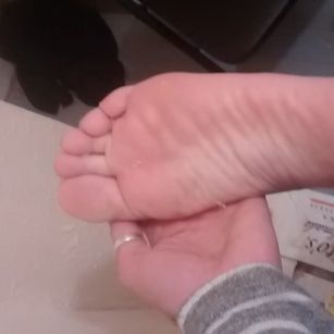 Model - KittiMeow feet