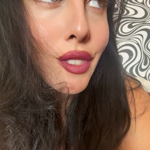 Model - Young Strawberry deepthroat