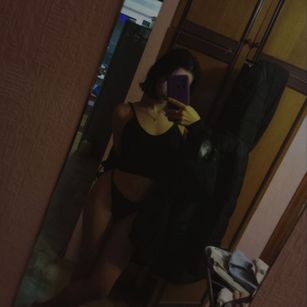 Model - Scarlett Ball new