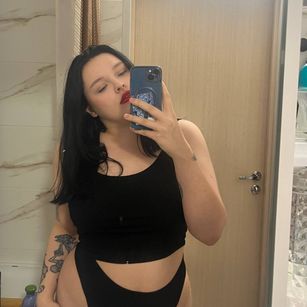 Model - BloomPeters bigtits