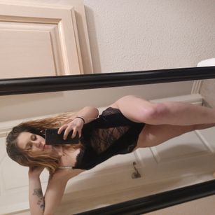 Model - daphne dawson Freak