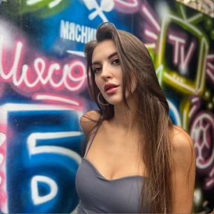 Model - Medea deepthroat