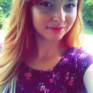 Model - Kalliope redhead