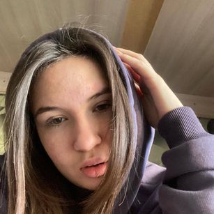 Model - Sara Wave young