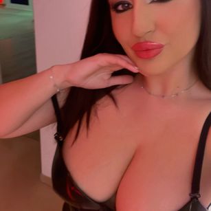 Model - Scarlett dirtytalk