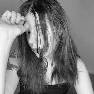 Model - Alice_Carter shy