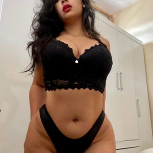 Model - Ana Lee teen