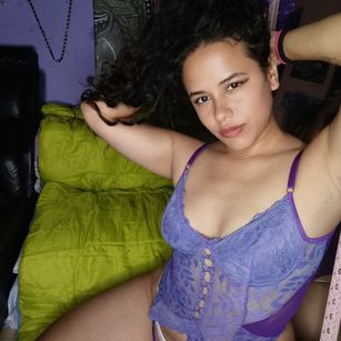 Model - Venus Scott petite