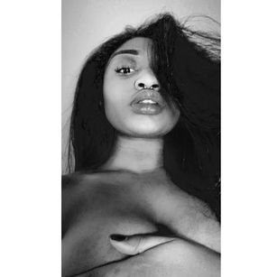 Model - ThottyBoop  curvy