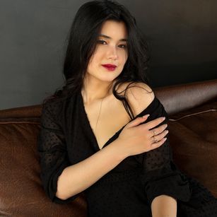 Model - AnneTLi dirtytalk