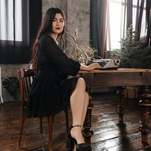 Model - AnneTLi topless