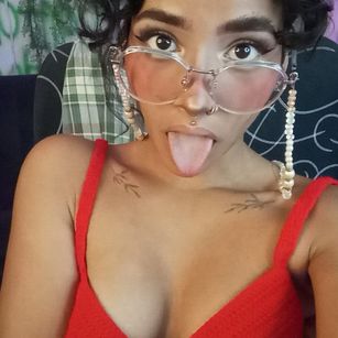 Model - BarbBGlamour blowjob