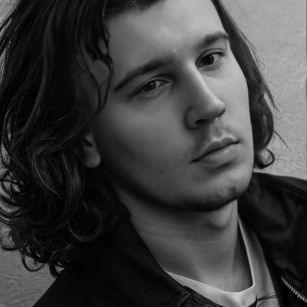 Model - LeoLanister bisexual