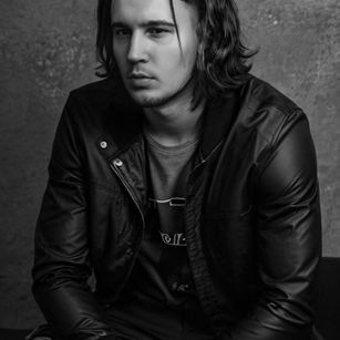 Model - LeoLanister bigdick