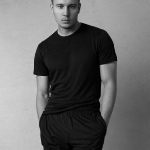 Model - LeoLanister bigballs