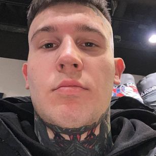 Model - LeoLanister bigdick