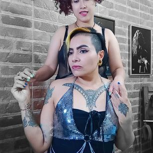 Model - Elecktra and Abby pussy