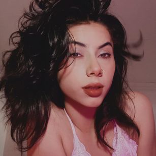 Model - ValWatson latina