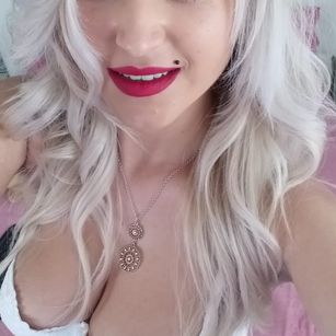 Model - ElizabethRaegan Online