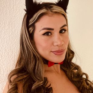 Model - Adri baute bigass