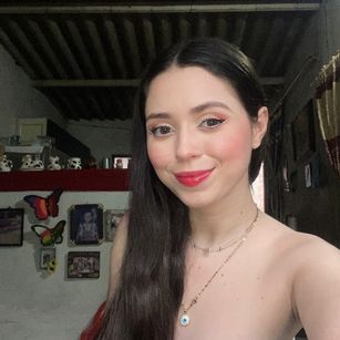 Model - Hana Bella cum