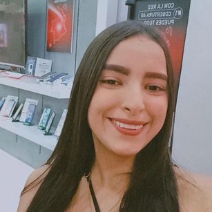 Model - SKARLETH ORTIZ bi