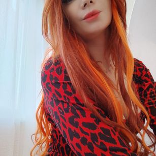 Model - RebeccaGloss fetish