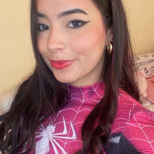 Model - Bellatrix Black striptease