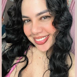 Model - dreabusty latin