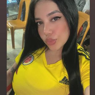 Model - dreabusty latin